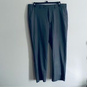 Haggar Clothing Men's Gray Comfort Stretch Expandomatic Dress Pants Size 40 x 32